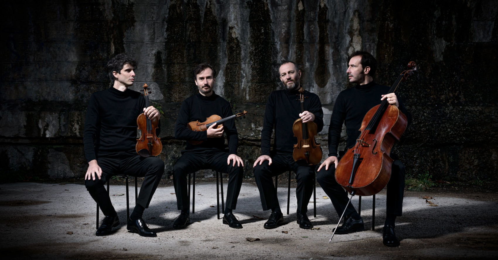 quatuor bela avec leurs instruments