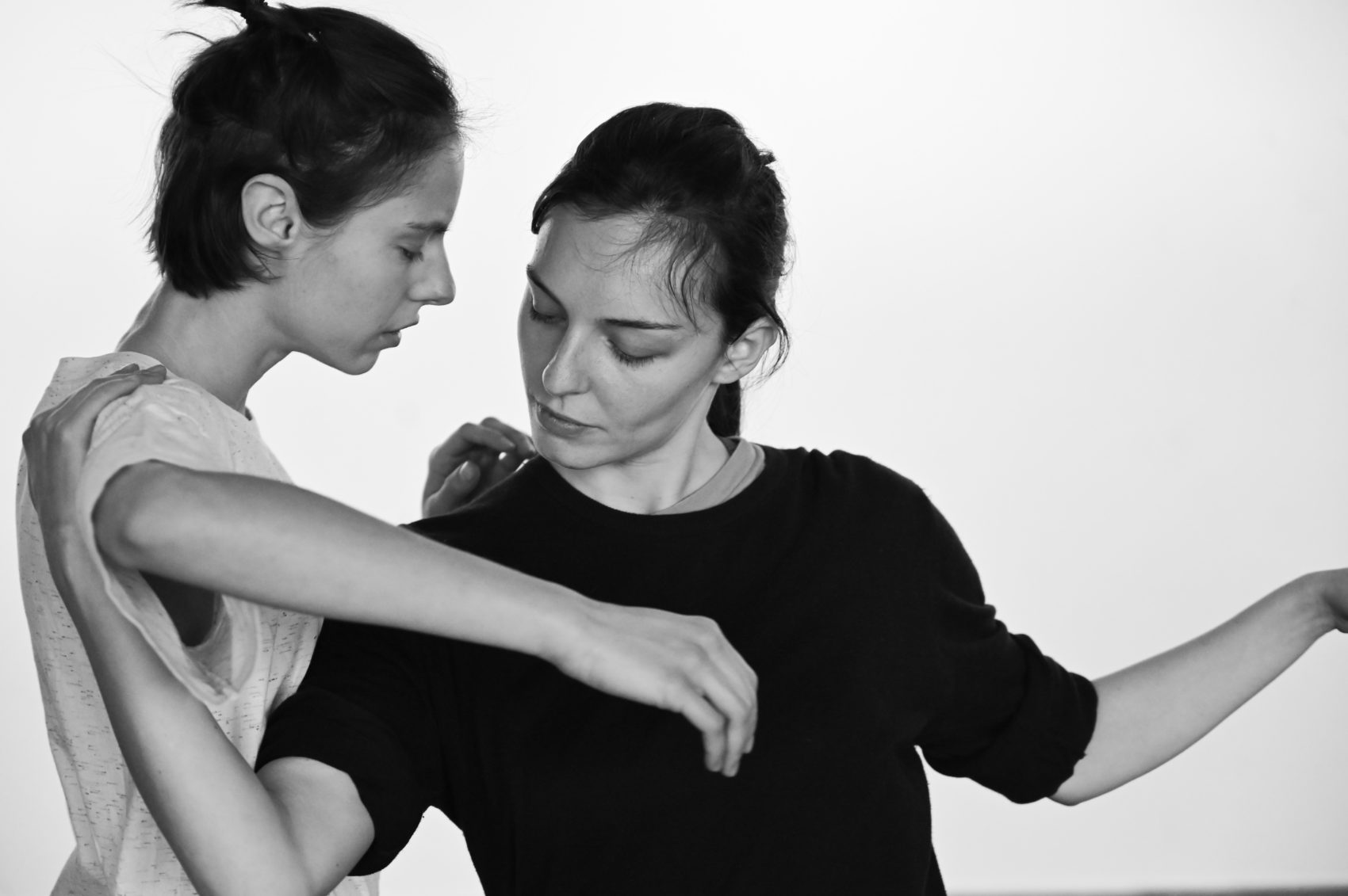 Laura Bachman et Marion Barbeau qui danse ensemble 